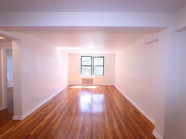 Apartment for rent in Elmhurst