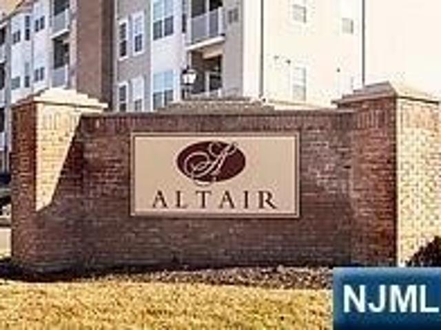 Condo for sale in Elmwood Park, New Jersey