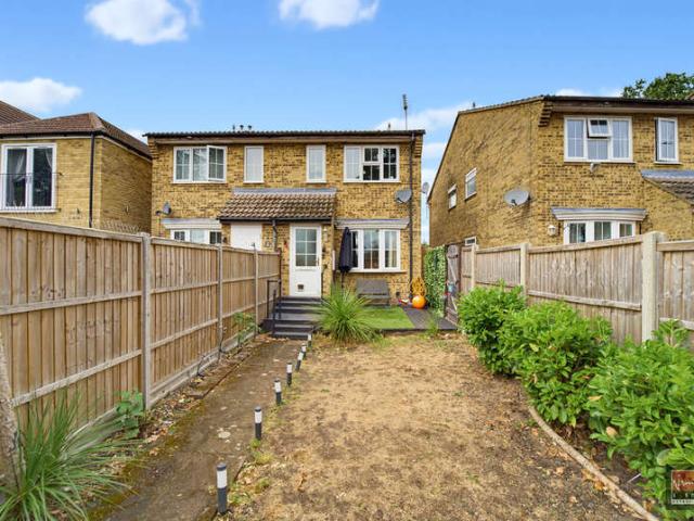Cottage for sale in Chattern Hill, Spelthorne