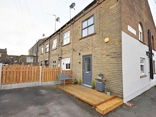 Cottage for sale in Queensbury, West Yorkshire