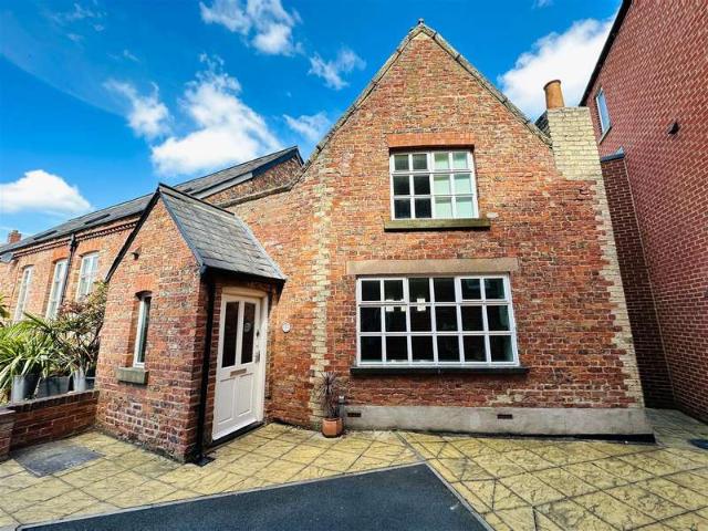 Cottage for sale in Selby