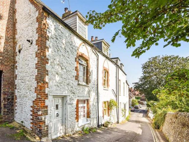 Cottage for sale in Arundel, Clapham