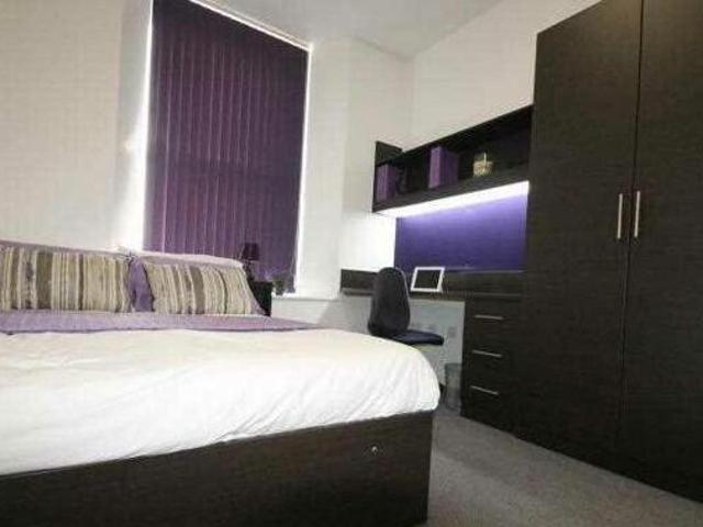 House for rent in Follaton, Strode