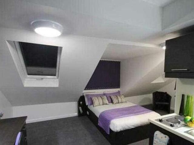 House for rent in Follaton, Strode