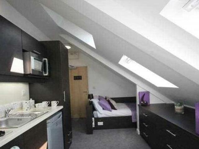 House for rent in Follaton, Strode