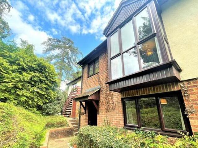 House for rent in Frith Hill, Fole