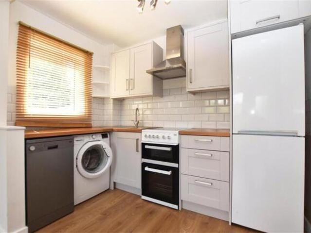 Cottage for rent in Isleworth, Greater London