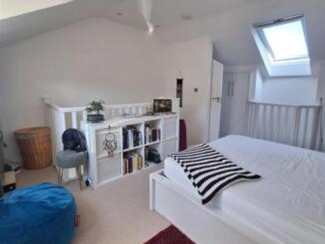 Cottage for rent in London Borough of Ealing, Hanwell