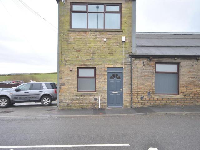 Terraced House for rent in Thornton