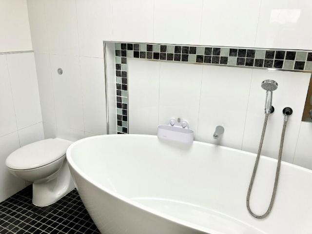 Terraced House for rent in St Albans