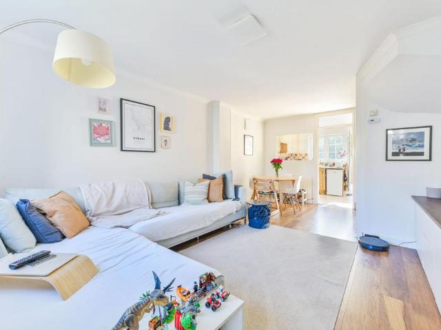 House for sale in London Borough of Ealing, Hanwell