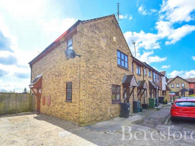 House for sale in Chipping Hill, Essex