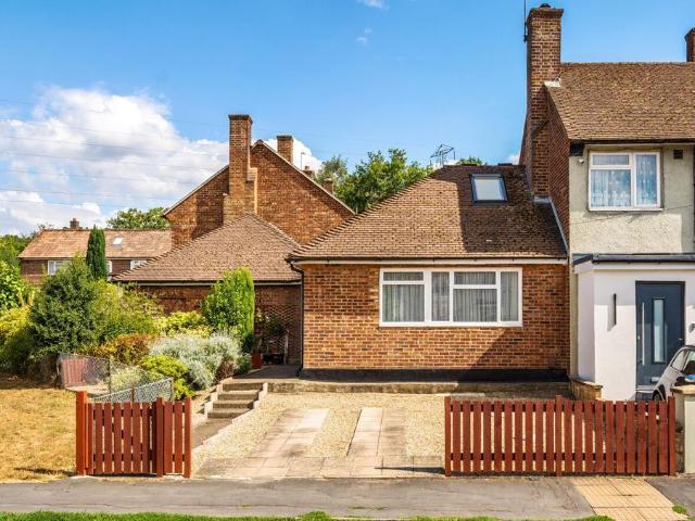 House for sale in Watford Rural, Batchworth