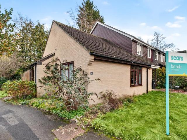 House for sale in Finchampstead