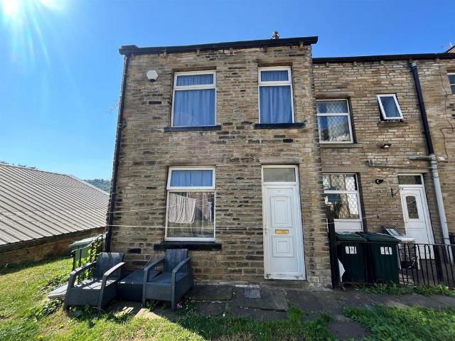 House for sale in Milnsbridge, West Yorkshire
