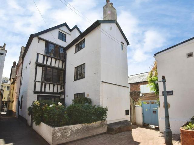 House for sale in Watergate, Devon