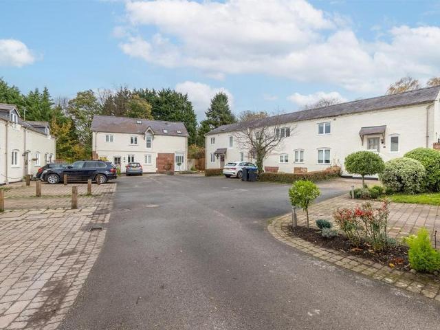 House for sale in Broxton, Cheshire