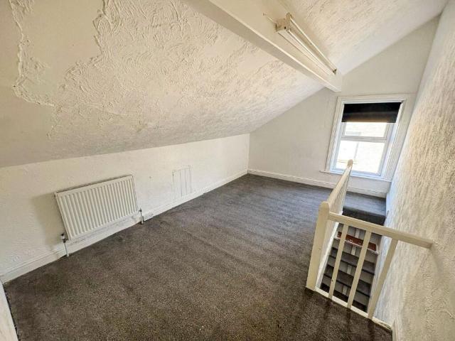 House for sale in Huddersfield, West Yorkshire