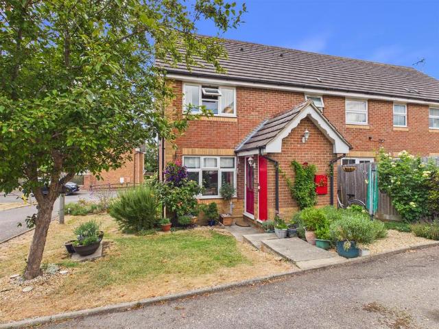 House for sale in Walton Court, Aylesbury