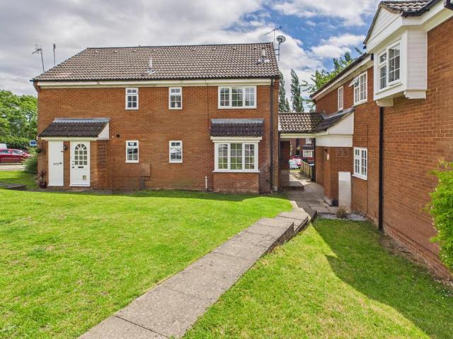 House for sale in Bourne End, Pouchen End