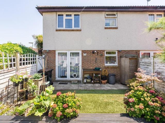 House for sale in Pachesham Park, Surrey