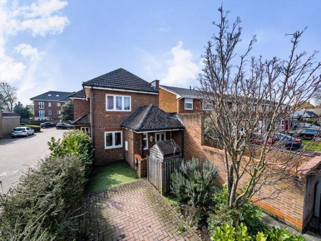 House for sale in New Eltham, Greater London