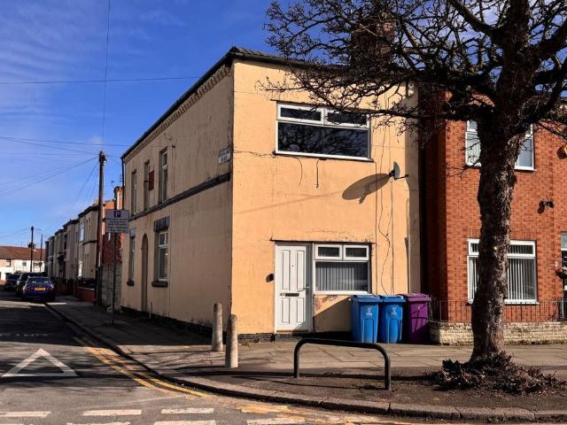 House for sale in Clubmoor, Calderstones