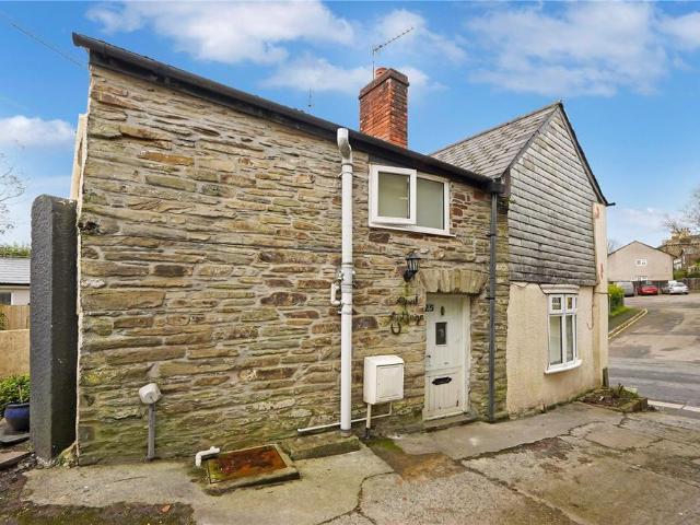 House for sale in Lamellion, Cornwall