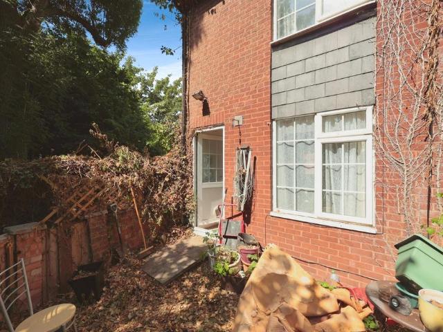 House for sale in Batchworth, Hertfordshire