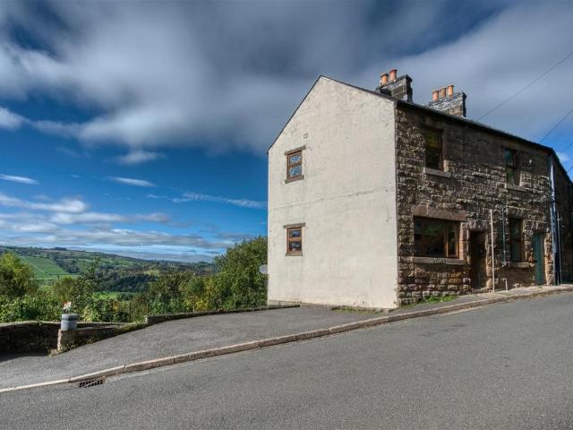 House for sale in Froggatt, East Midlands
