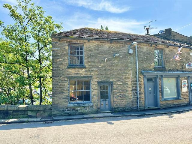 House for sale in Charlesworth, East Midlands