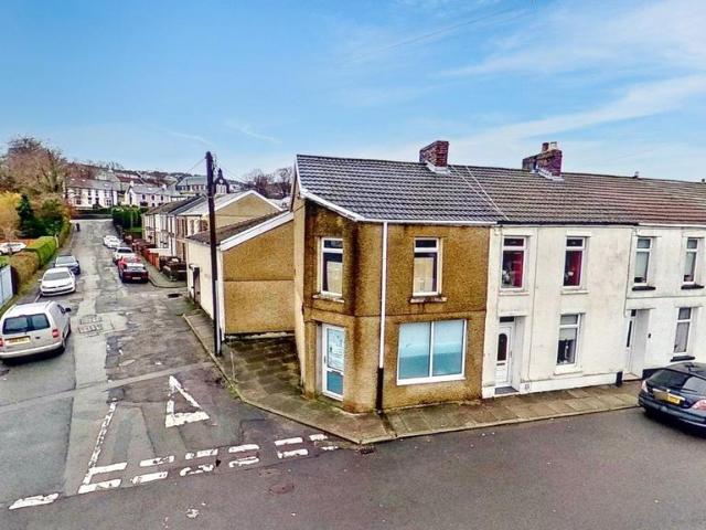 House for sale in Sirhowy, Wales