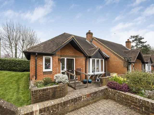 House for sale in Henley-on-Thames, Berrick Salome