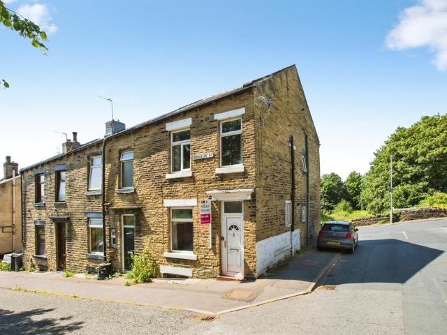 House for sale in Akroydon, Halifax