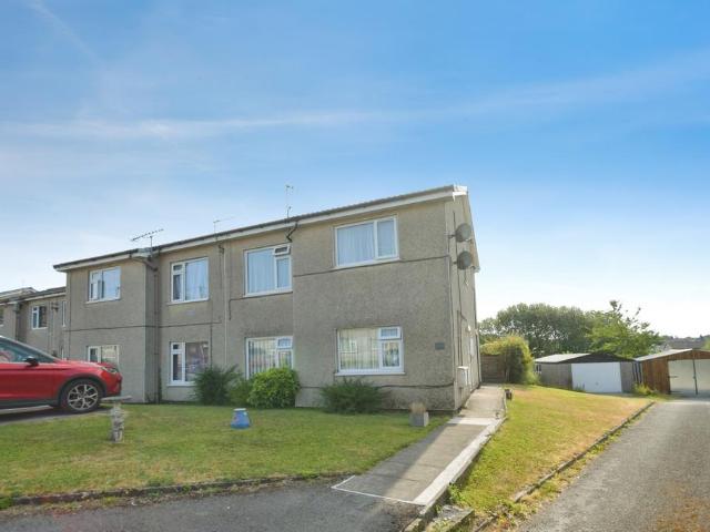 House for sale in Charlesworth, East Midlands