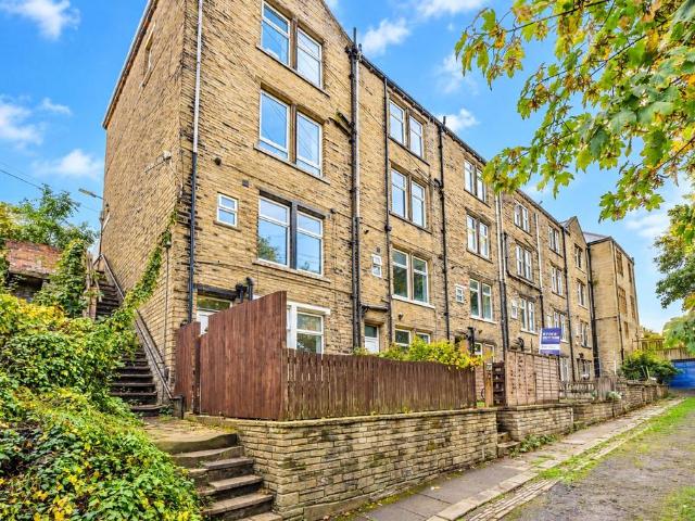 House for sale in Shaw Hill, Calderdale