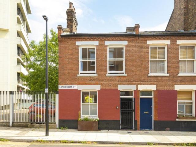 House for sale in Bethnal Green, Greater London