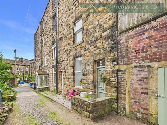 House for sale in Saddleworth, Pendock
