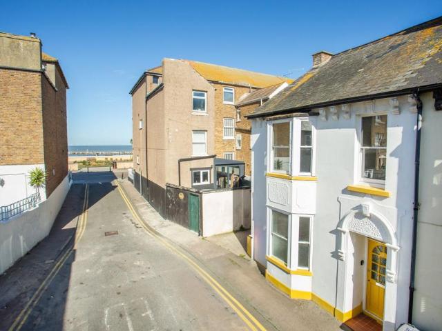 House for sale in Oxenden, The Bridge