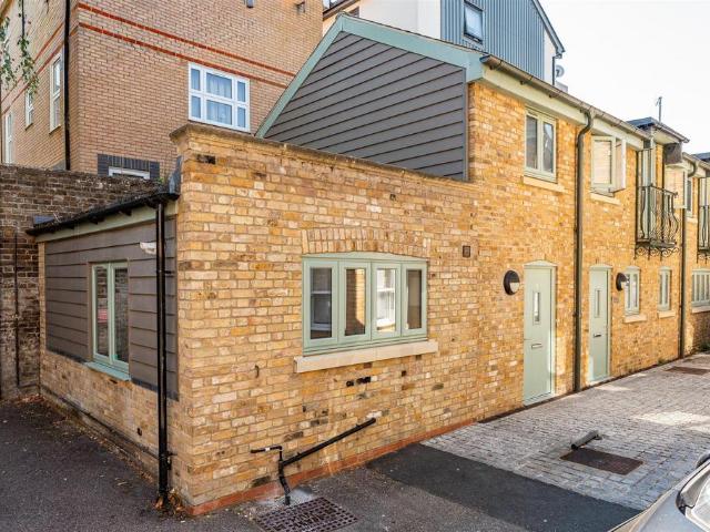 House for sale in Hertford, Colliers End