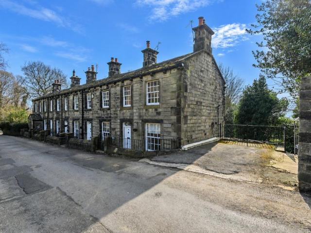 House for sale in Midgley, West Yorkshire