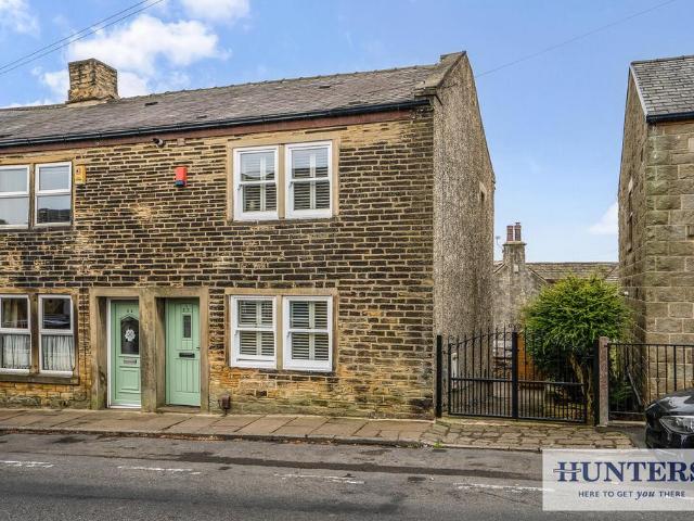 House for sale in Rawdon, West Yorkshire