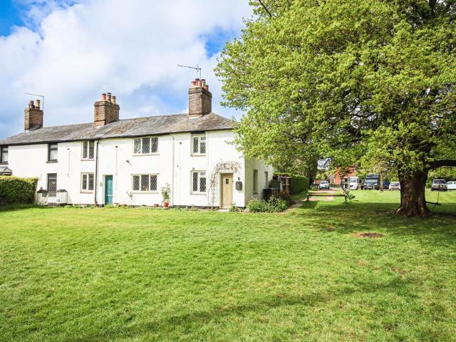 House for sale in Gaddesden Row, Pouchen End