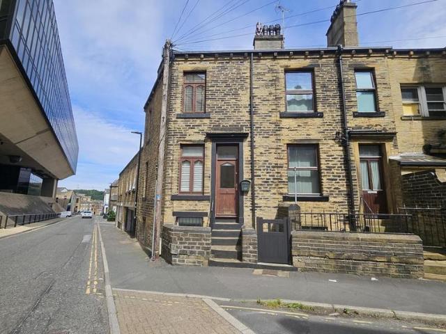 House for sale in Woolshops, Halifax