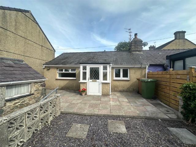 House for sale in Rhostryfan, Wales