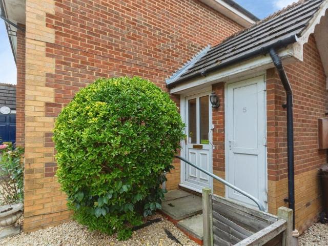 House for sale in Stoke Mandeville, Buckinghamshire