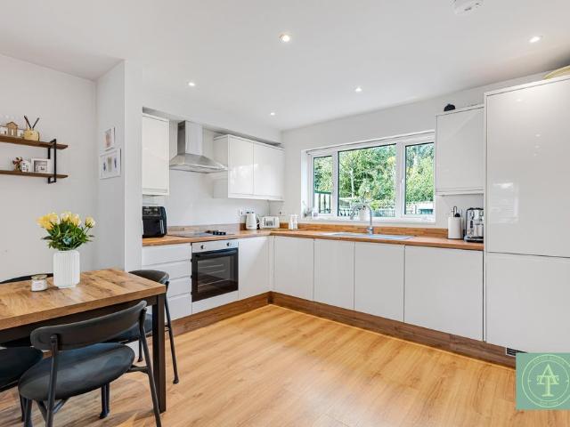 House for sale in Winchmore Hill, Greater London