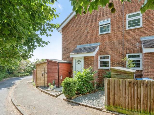 House for sale in Tolworth, Greater London
