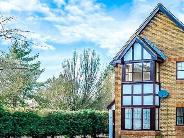 House for sale in Hillview, Surrey