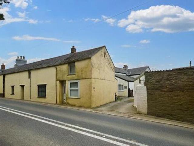 House for sale in Lamellion, Cornwall